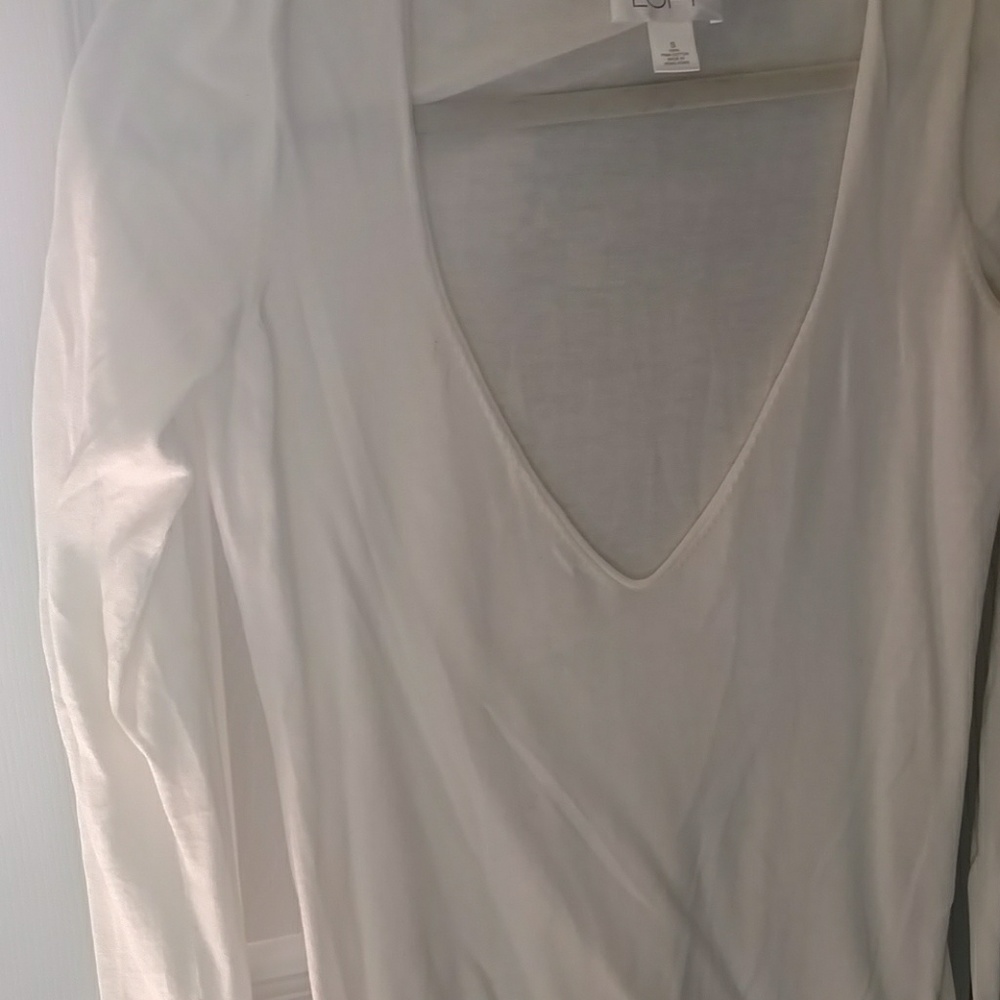 Offwhite v neck